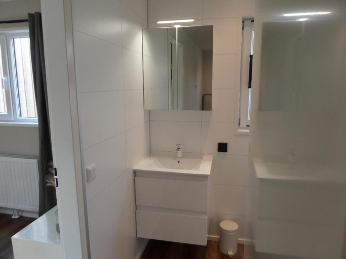 Bathroom 3, Vakantiepark Camping de Peelpoort, Asten