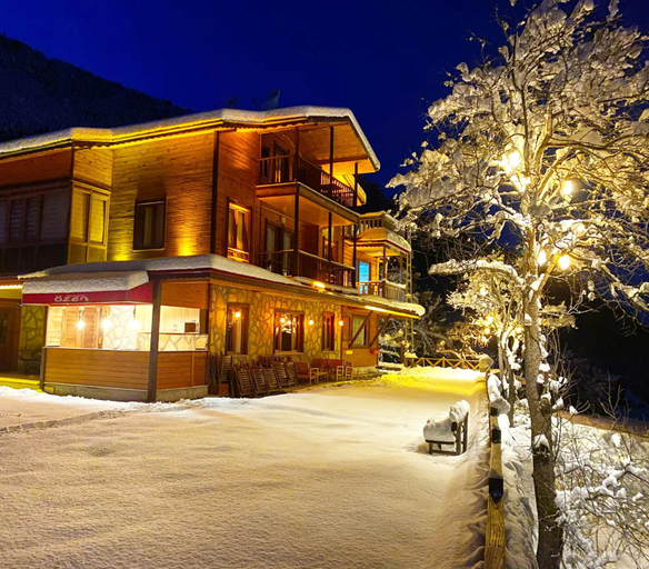 Exterior & Views