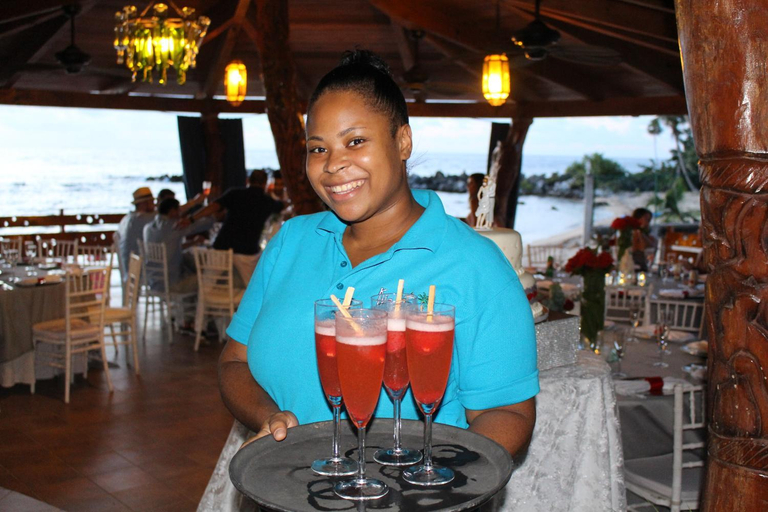 Food & Drinks 5, The Meridian at Lighthouse Point, Roatán