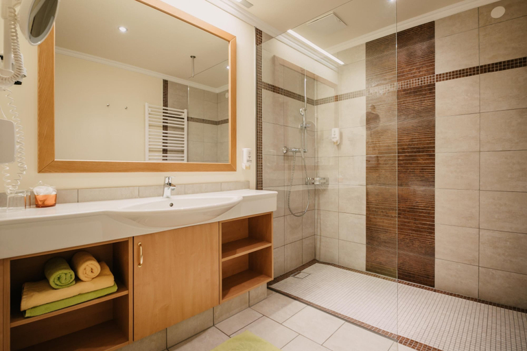 Bathroom 5, Hotel Guggenberger, Sankt Johann im Pongau