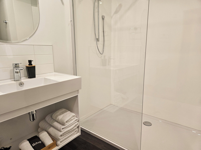 Bathroom 3, Alps Motel Apartment Twizel, Mackenzie