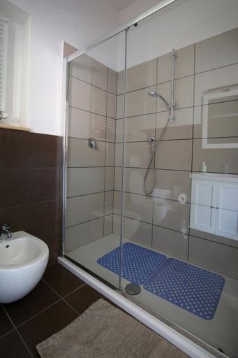 Bathroom 3, Il Gigante Che Dorme, Teramo