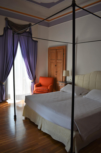 Others 2, Hotel Florence, Como