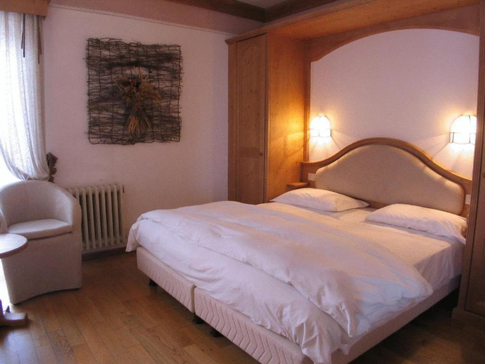 Bedroom 2, Club Hotel Alpino, Trento