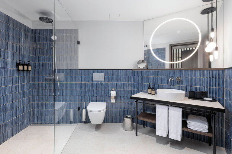 Bathroom 4, The Yarn, Horgen