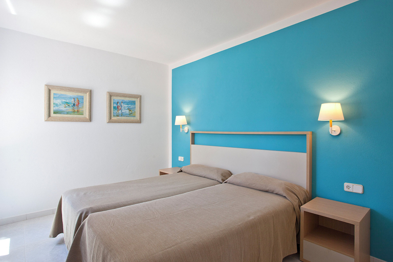 Bedroom 2, Aparthotel Seth Isla Paraiso, Baleares