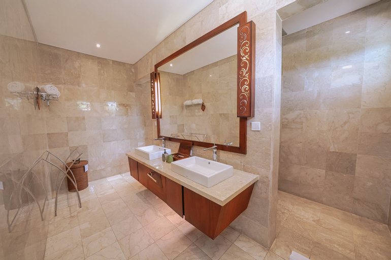 Bathroom 9