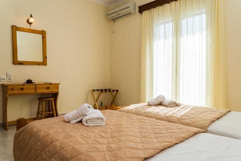 Bedroom 2, Bratis Apartments, Ionian Islands