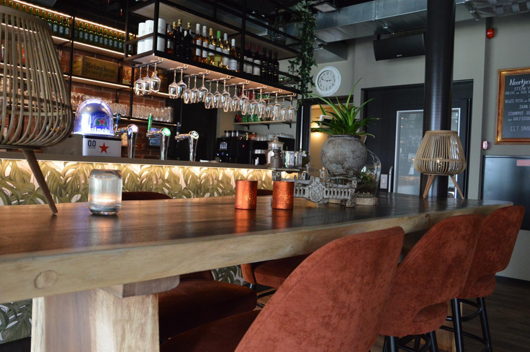 Food & Drinks 4, Hotel Rozenburg, Rozenburg