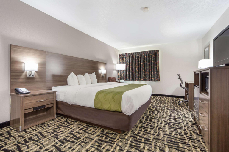 Bedroom 12