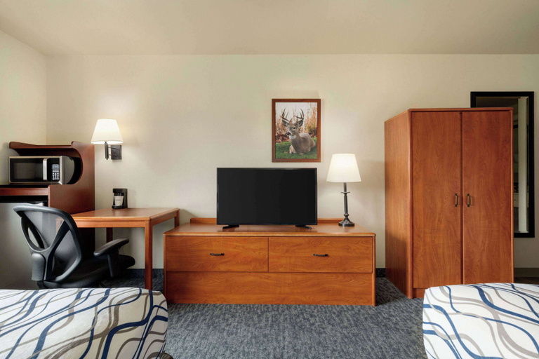 Bedroom 3, AmericInn by Wyndham Havre, Hill
