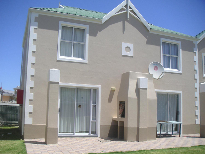 Exterior & Views 3, Waterside Living CL07, Cacadu