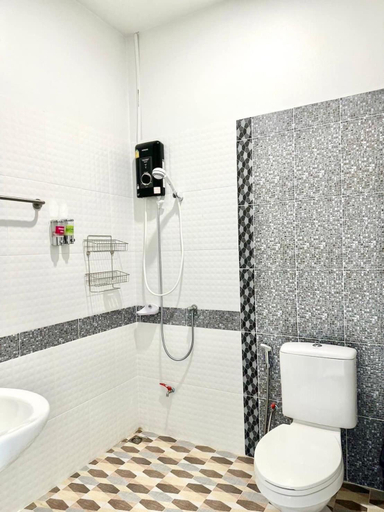 Bathroom 3, ปัวปันสุขโฮม (Puapan Suk Home), Pua