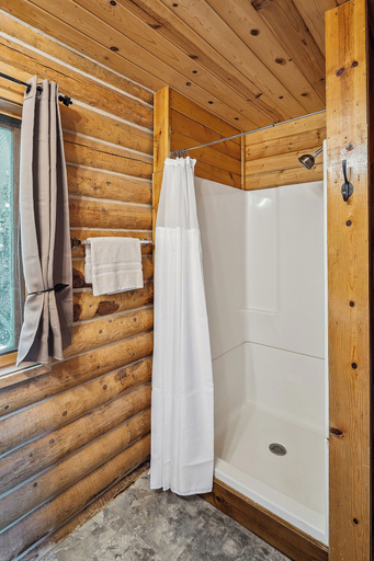 Bathroom 3, Denali Crow's Nest Cabins, Denali