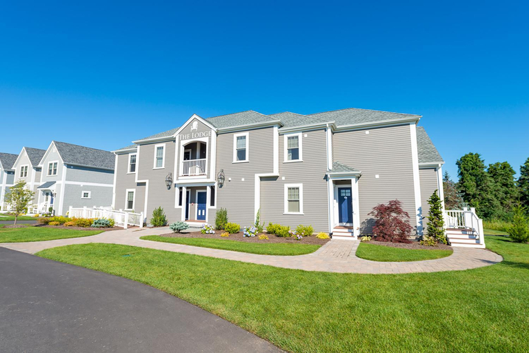 The East Island Reserve Hotel, Newport