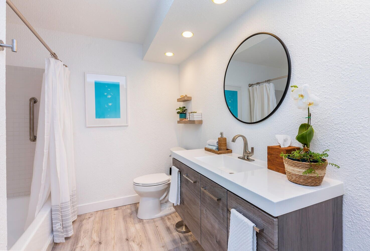 Bathroom 4, Kamahana 16, Kauai