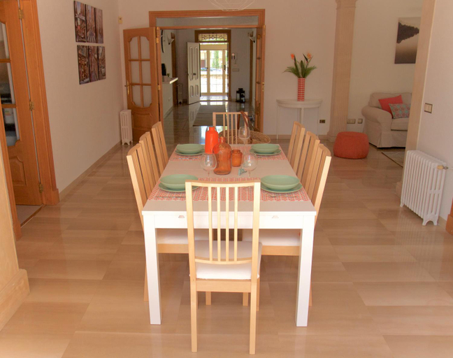 Others 4, Villa Els Pins, Baleares
