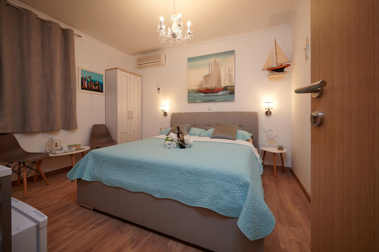 Others 2, Rooms Antonio, Trogir