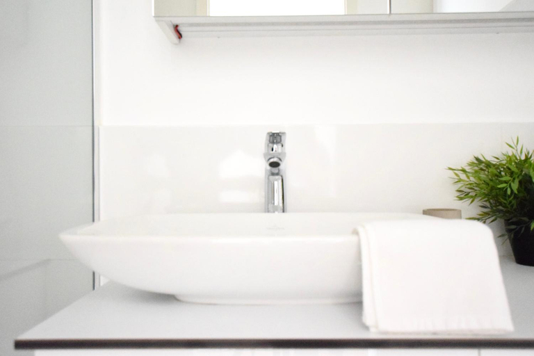 Bathroom 3, Luxury Apartment by Hi5 - Szervita Suite, Budapesti