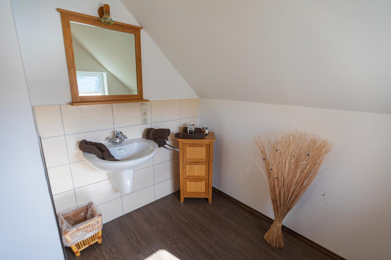 Bedroom 2, Dooscht Gastehaus Reichshof, Bernkastel-Wittlich