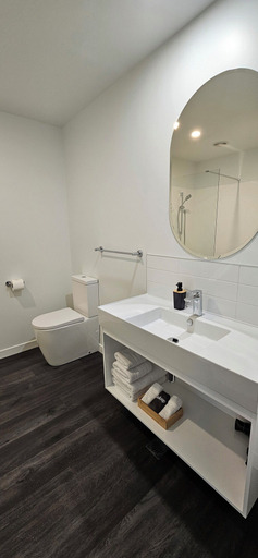 Bathroom 3, Alps Motel Apartment Twizel, Mackenzie