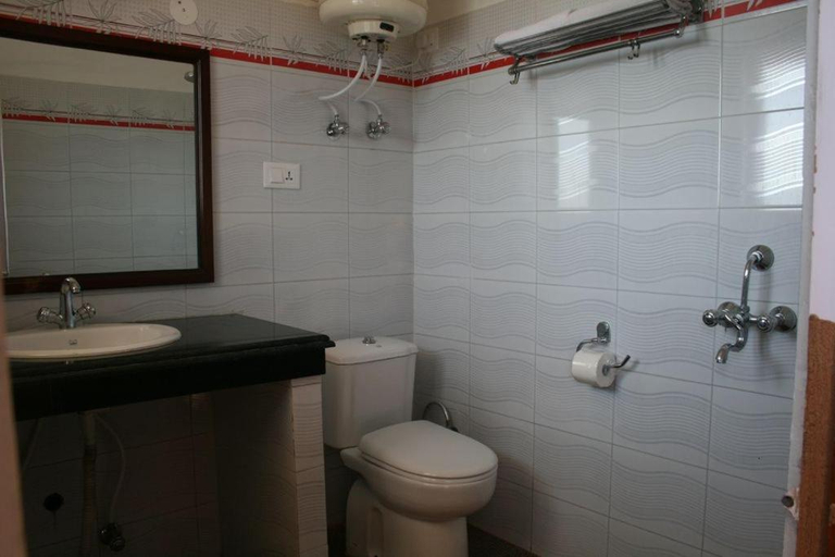 Bathroom 3, Green Hotel, Kangra