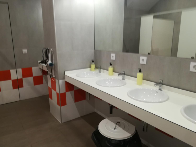 Bathroom 2, Albergue Milladoiro, A Coruña