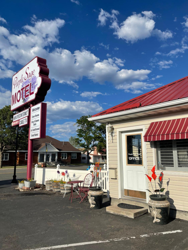 Others 1, Purple Sage Motel, Garfield
