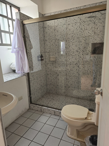 Bathroom 3, Hotel Boutique el Viejo Mundo, Allende