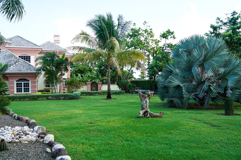 4, Villa Dora Mae