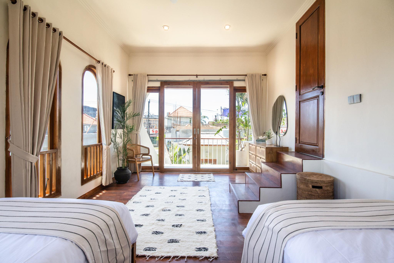 Others 4, Luxury 4BR Haven, 3min to Canggu's Beach Elegance, Badung