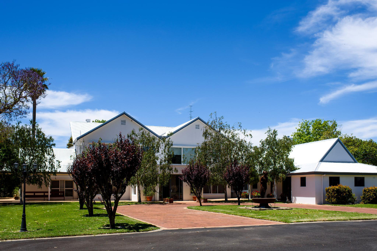 Exterior 15