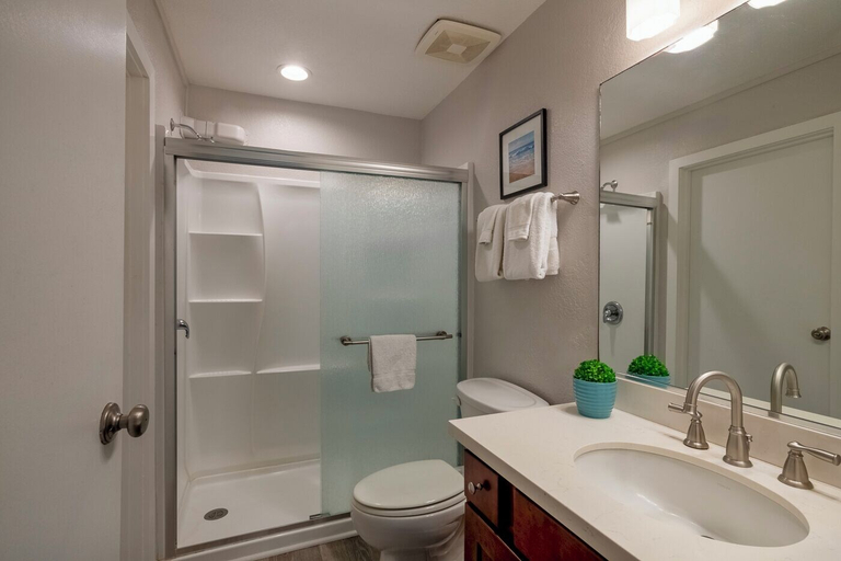 Bathroom 4, Mauna Kai 5A, Kauai