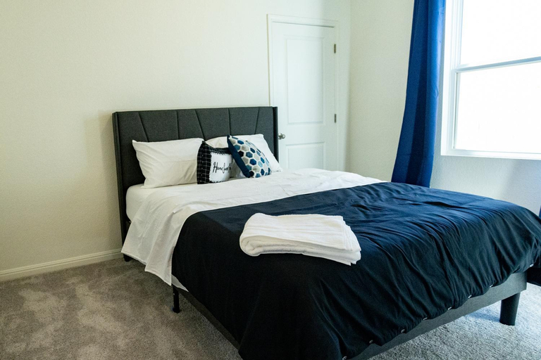 Lavishly Decorated 3-Bedroom Home Near Samsung-Taylor with King-Sized Bed, Williamson