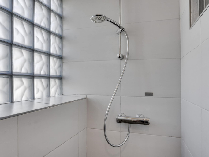 Bathroom 3, Voluminous Apartment near Ski Slopes in Maria Alm, Zell am See