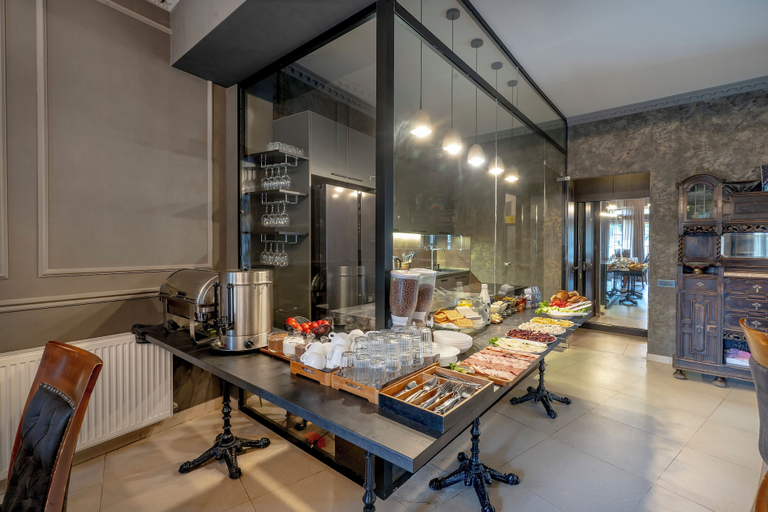 Food & Drinks 4, Hotel Piazza, Tbilisi