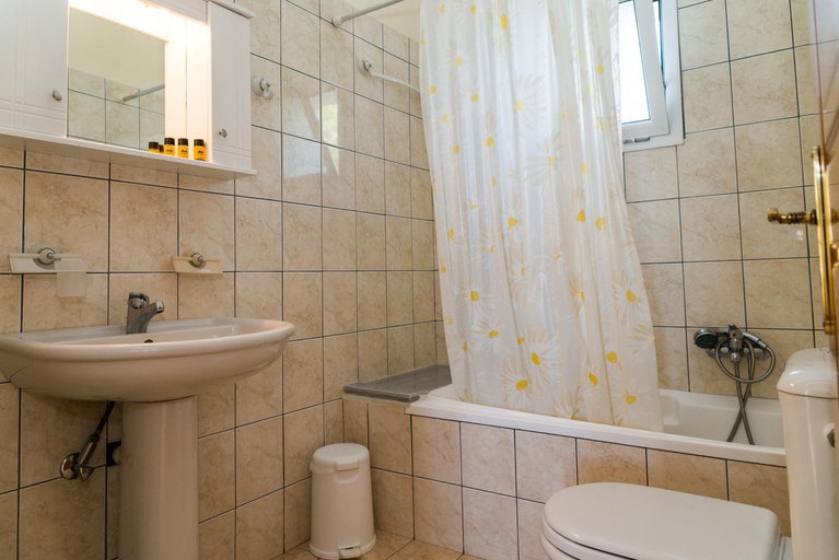 Bathroom, Bratis Apartments, Ionian Islands