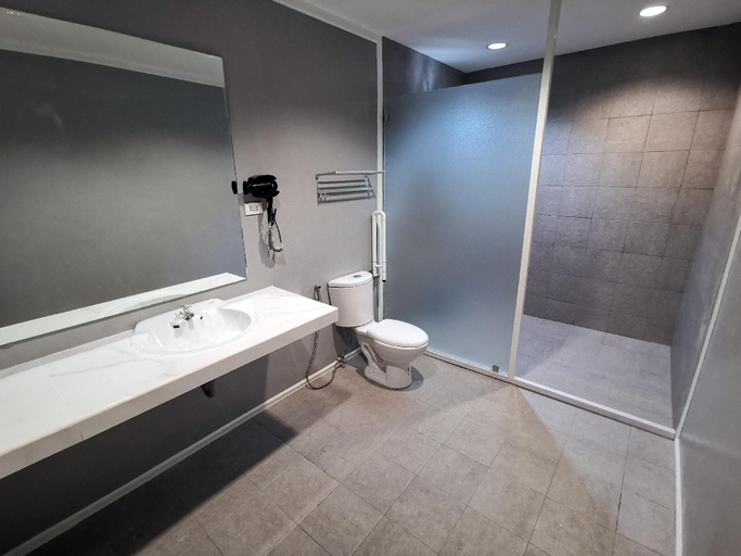 Bathroom 5