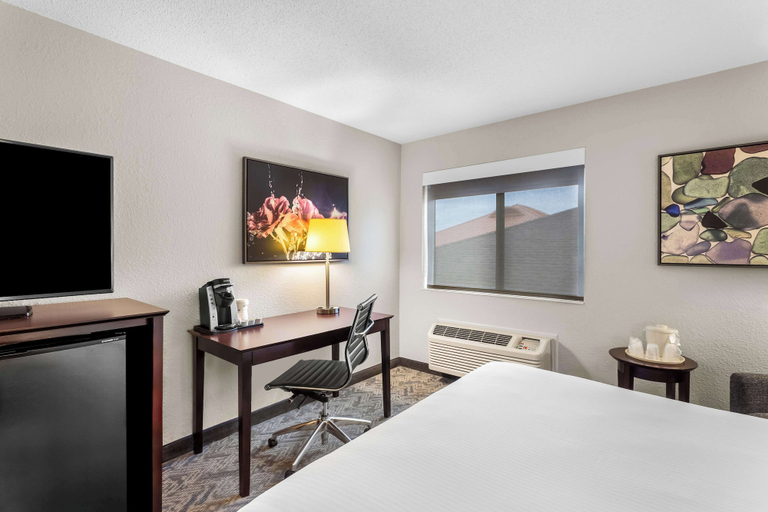 Bedroom 3, Best Western Oswego Hotel, Kendall