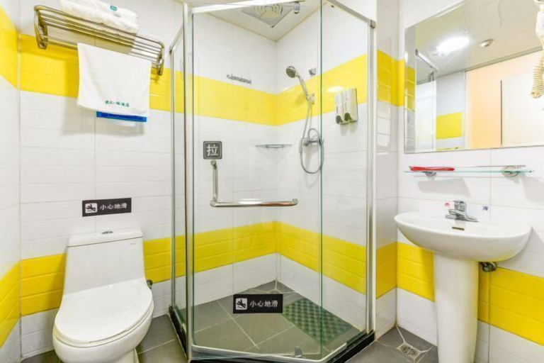 Bathroom 2, OK Ya hotel, Huizhou