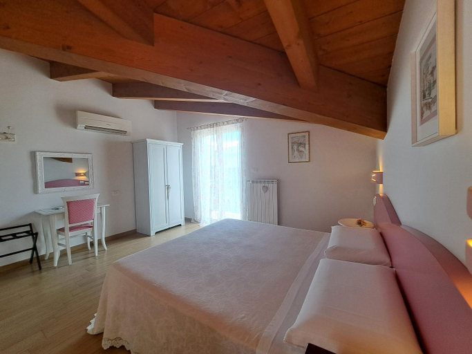 Others 3, B&B Carlotta, Pescara