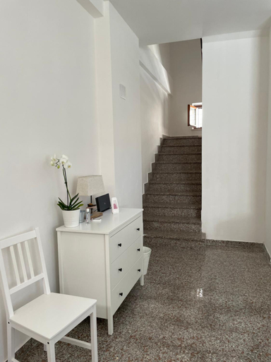 Others 3, B&B Le Rose, Fermo