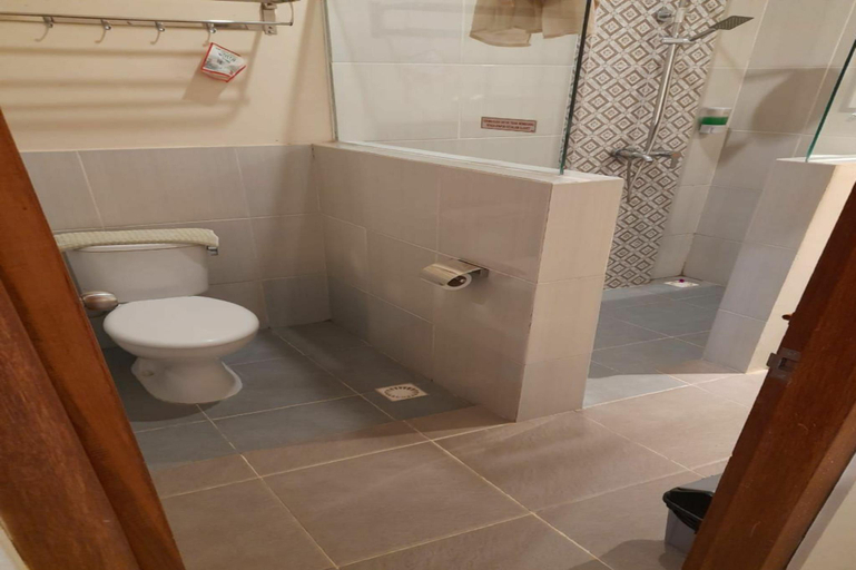 Bathroom 11
