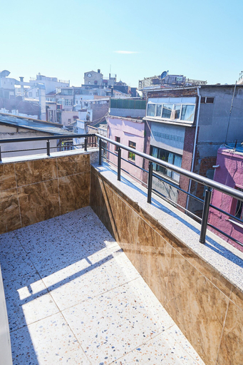 Others 5, Pequena Casa Apart, Fatih