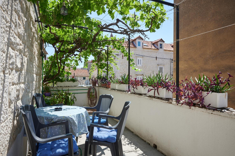 Others 4, Rooms Antonio, Trogir