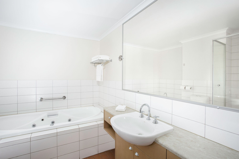 Bathroom 27