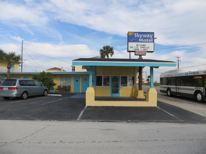 Exterior view 5, Skyway Motel, Volusia