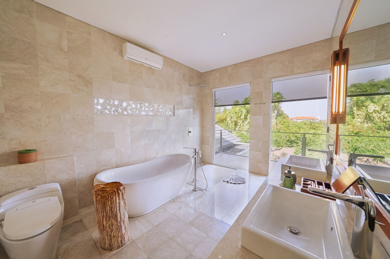 Bathroom 7