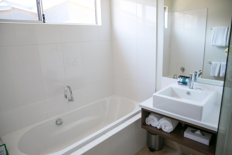 Bathroom 4