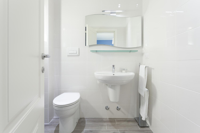 Bathroom 2, Costa Azzurra Gallipoli, Lecce